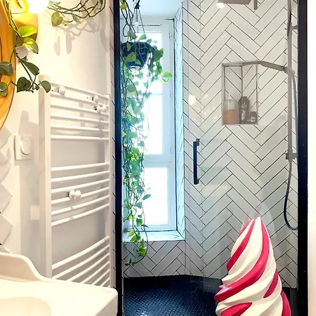 Appartamento Cosy Et Neuf Pres Du Canal St Martin Parigi
